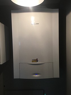 Installation d’une chaudière à condensation  ELM Le Blanc egalis Ballon 48 litres